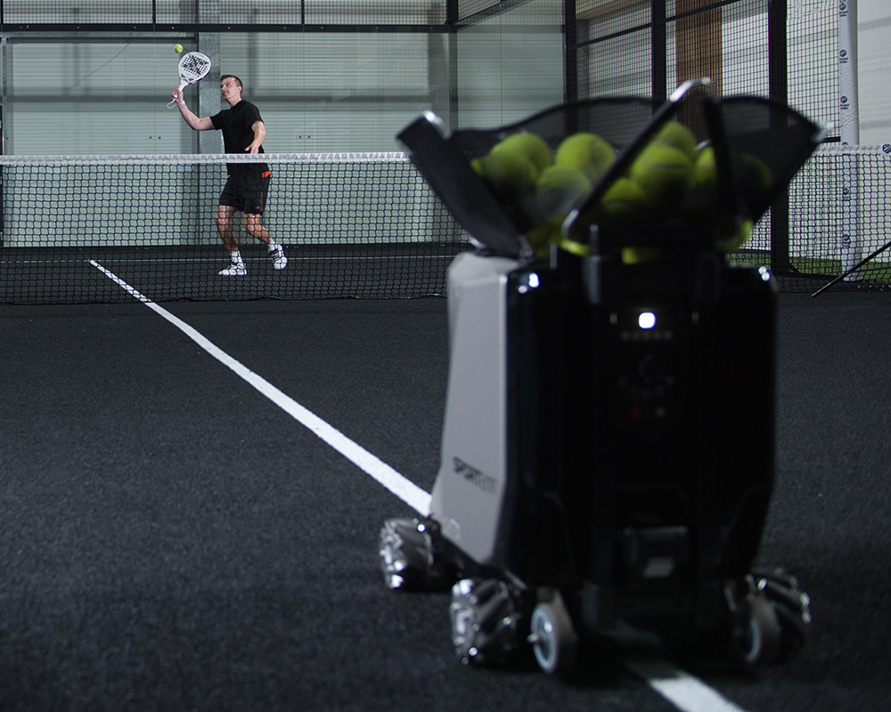 Moving padel ball launcher - Image 2